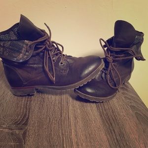 Ankle length brown boots.